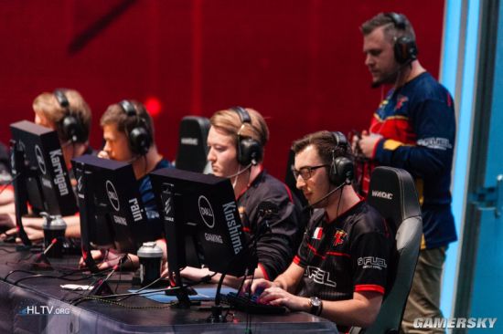 本赛季Life击败了S11冠军EDG除Viper外全部选手