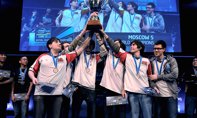 Uzi ：老头杯那个名单的人全参加我只能说那就是世界总决赛